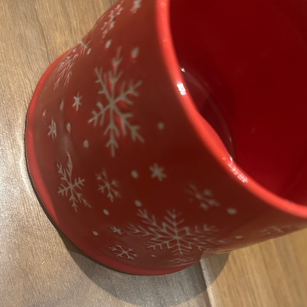 Red Snowflake Mug - Picture 3 of 4